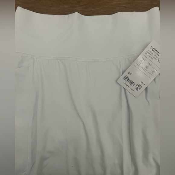 SALUTATION STASH HIGH RISE 16 1/2 SKORT - Picture 7 of 7